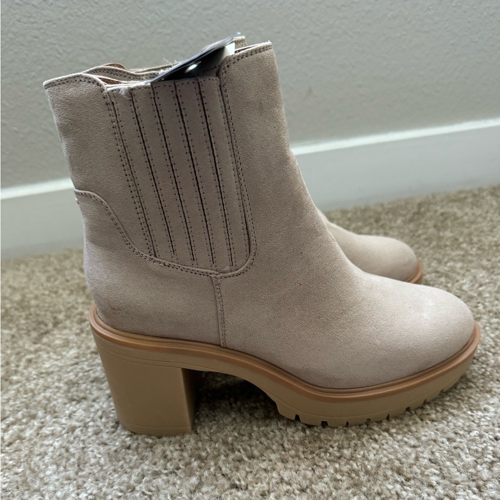 Brand new women’s boots
